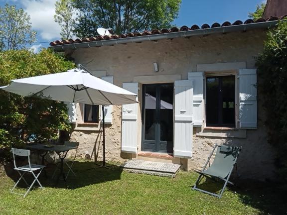 Maison En Pierre Restauree Avec Jardin Auch Eksteriør bilde